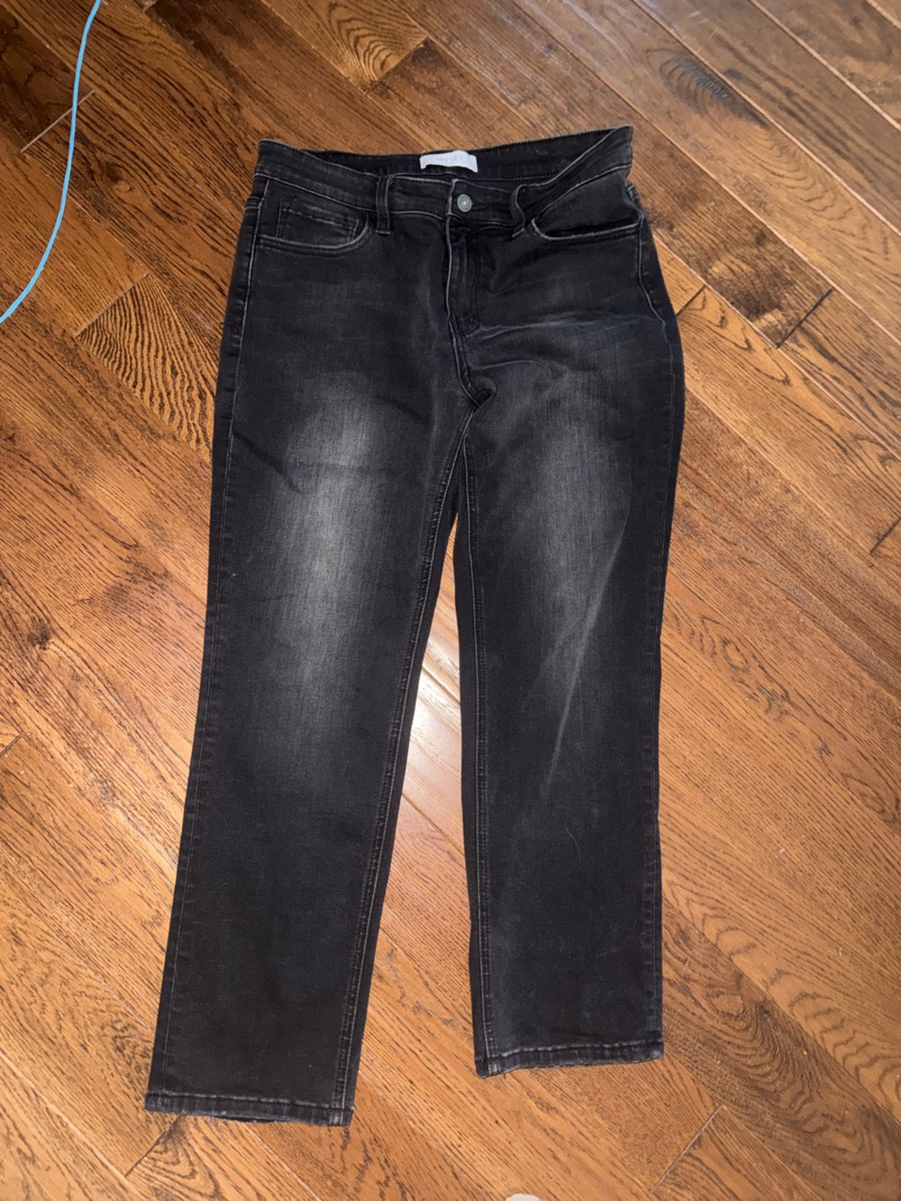Women’s vervet cropped  Black Washed Jeans -